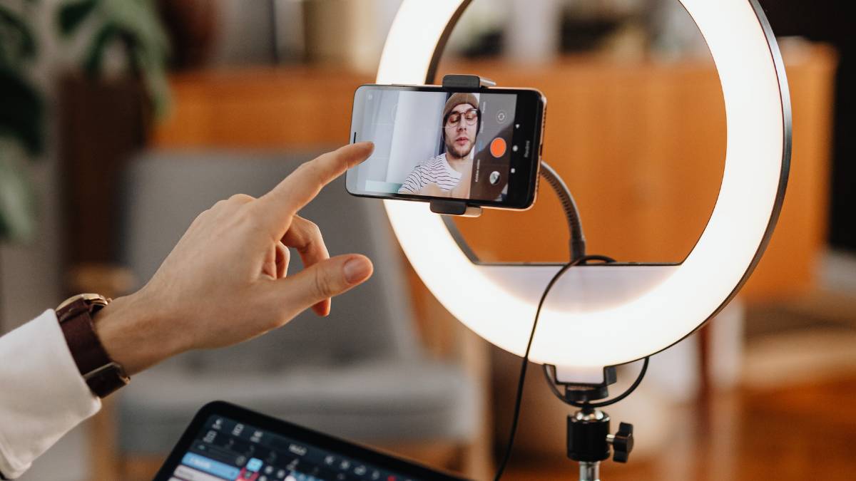 How to create AI-generated YouTube thumbnails